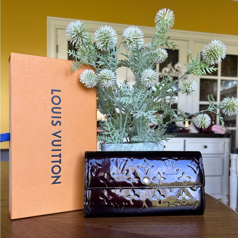 Louis Vuitton Vernis Vernis Sarah Wallet